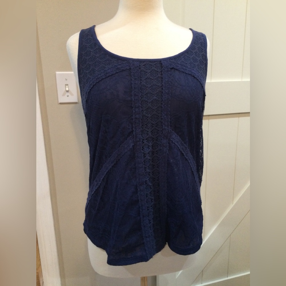Lauren Conrad, Medium, sleeveless blue lacy top